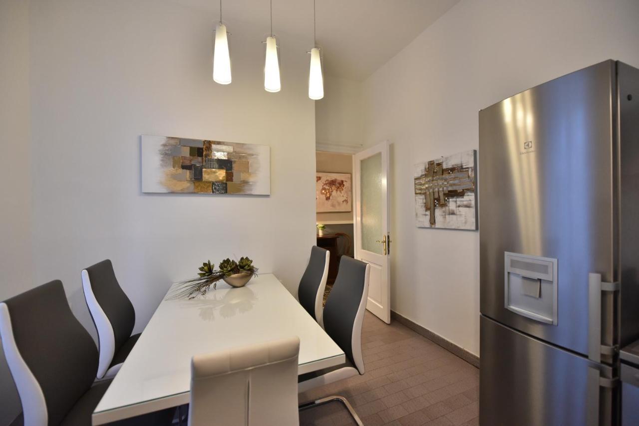 Zadar Center Beach Apartment - Directly On The Sea Buitenkant foto