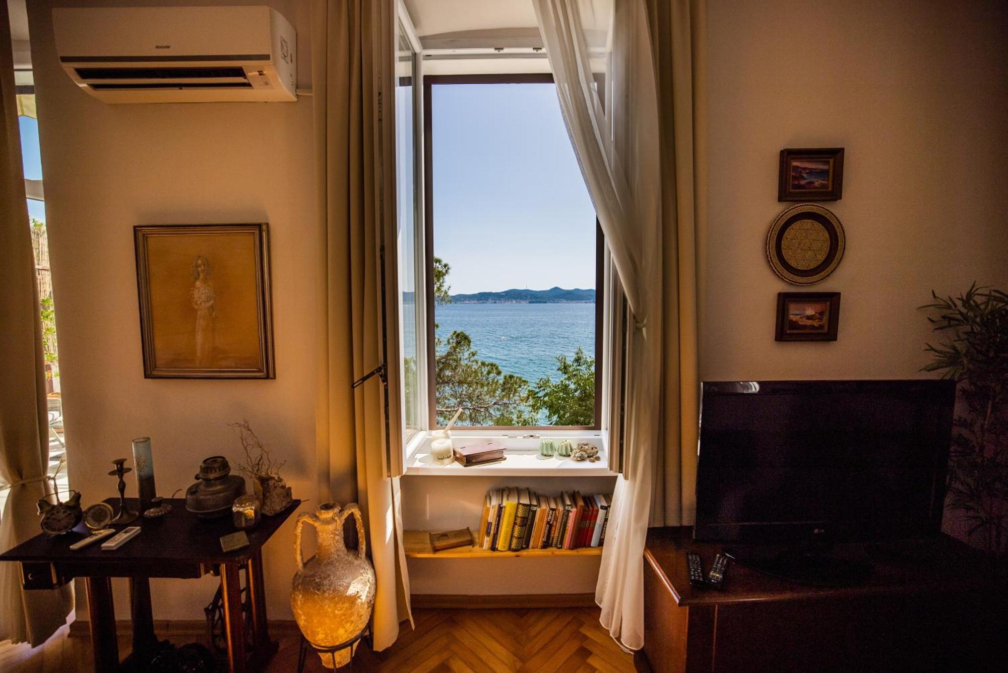 Zadar Center Beach Apartment - Directly On The Sea Buitenkant foto